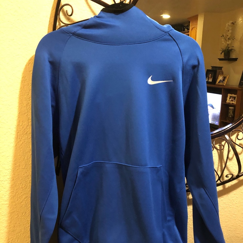Blue dry-fit Nike sweater